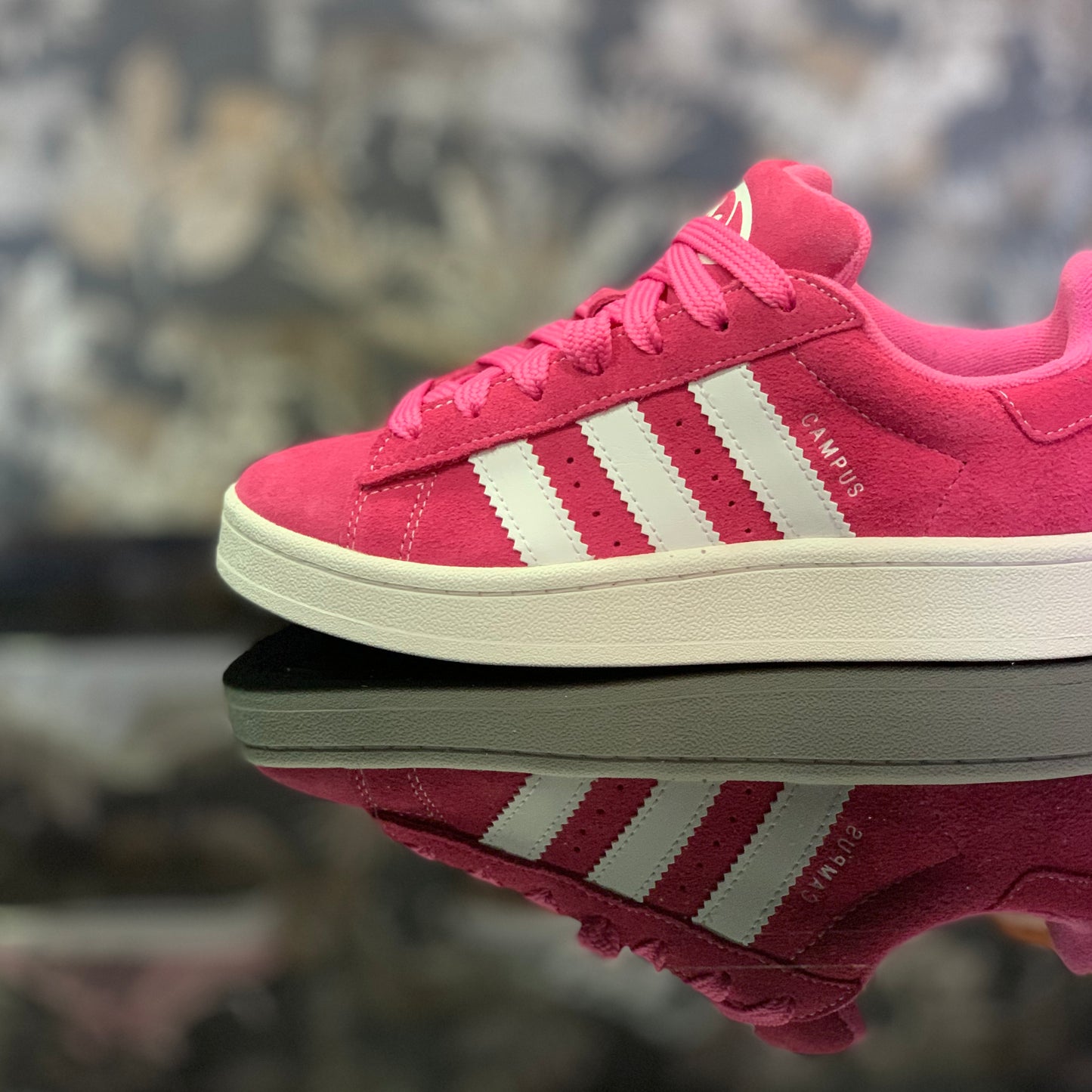 Adidas Campus 00s Magenta HQ8567 - Stile Retro e Versatilità Moderna su Deda Roma
