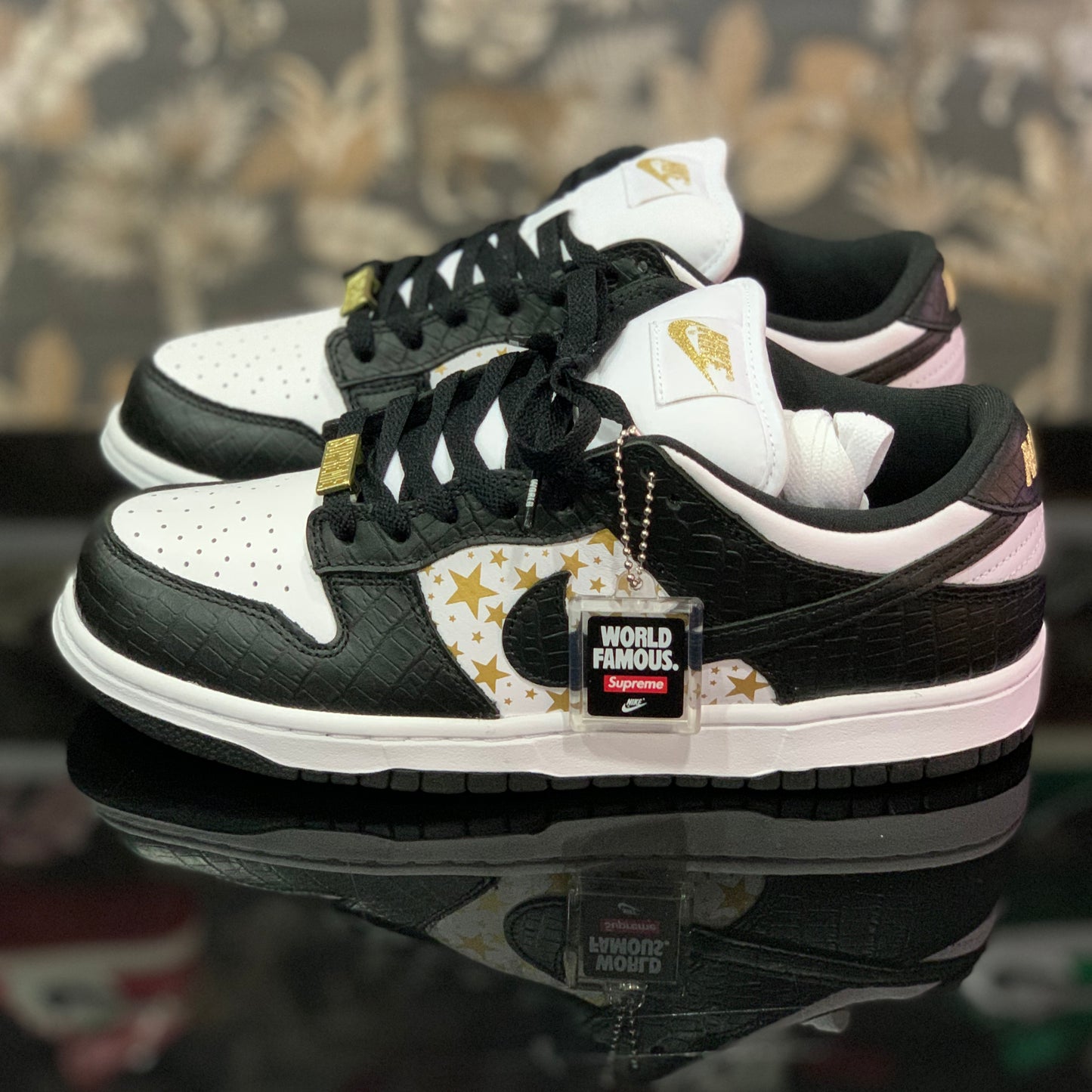 Nike Dunk Low SB Supreme Stars Black | Le Sneakers Nike - Jordan - Adidas più esclusive da Deda Roma (Monteverde)