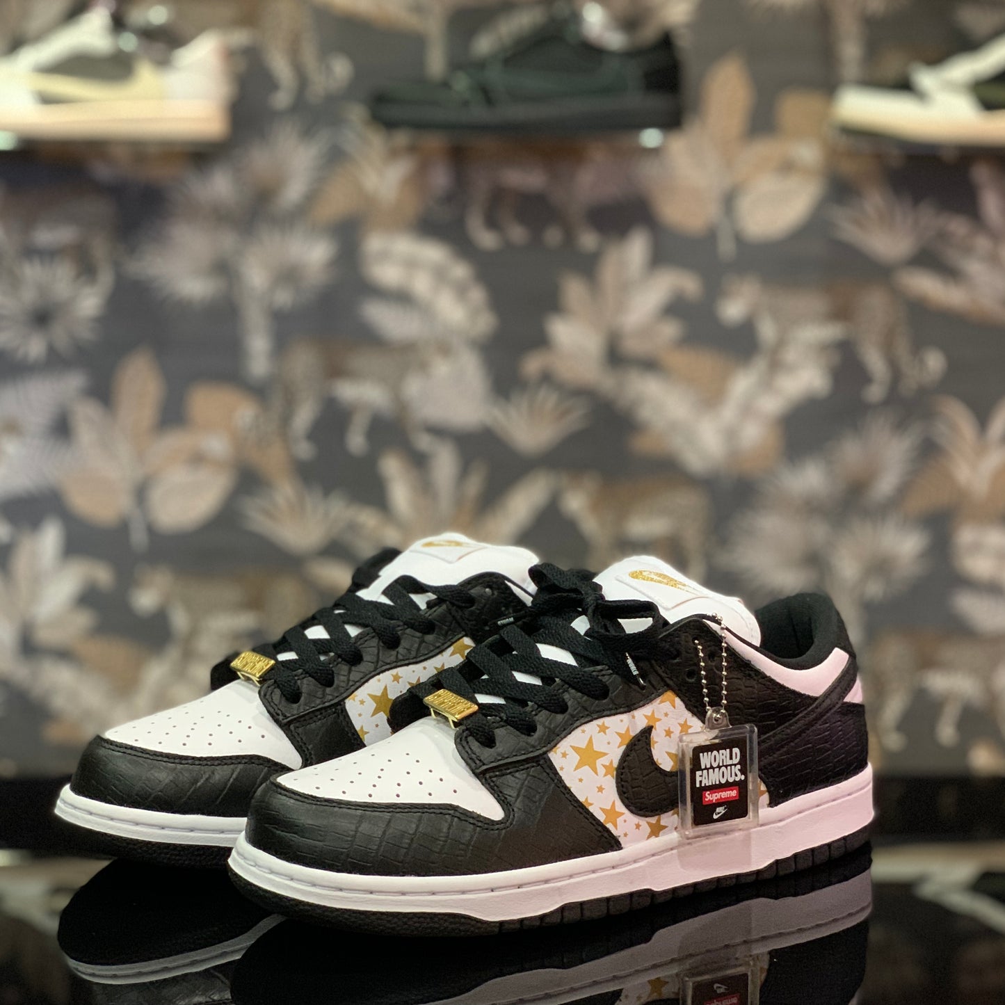 Nike Dunk Low SB Supreme Stars Black | Le Sneakers Nike - Jordan - Adidas più esclusive da Deda Roma (Monteverde)