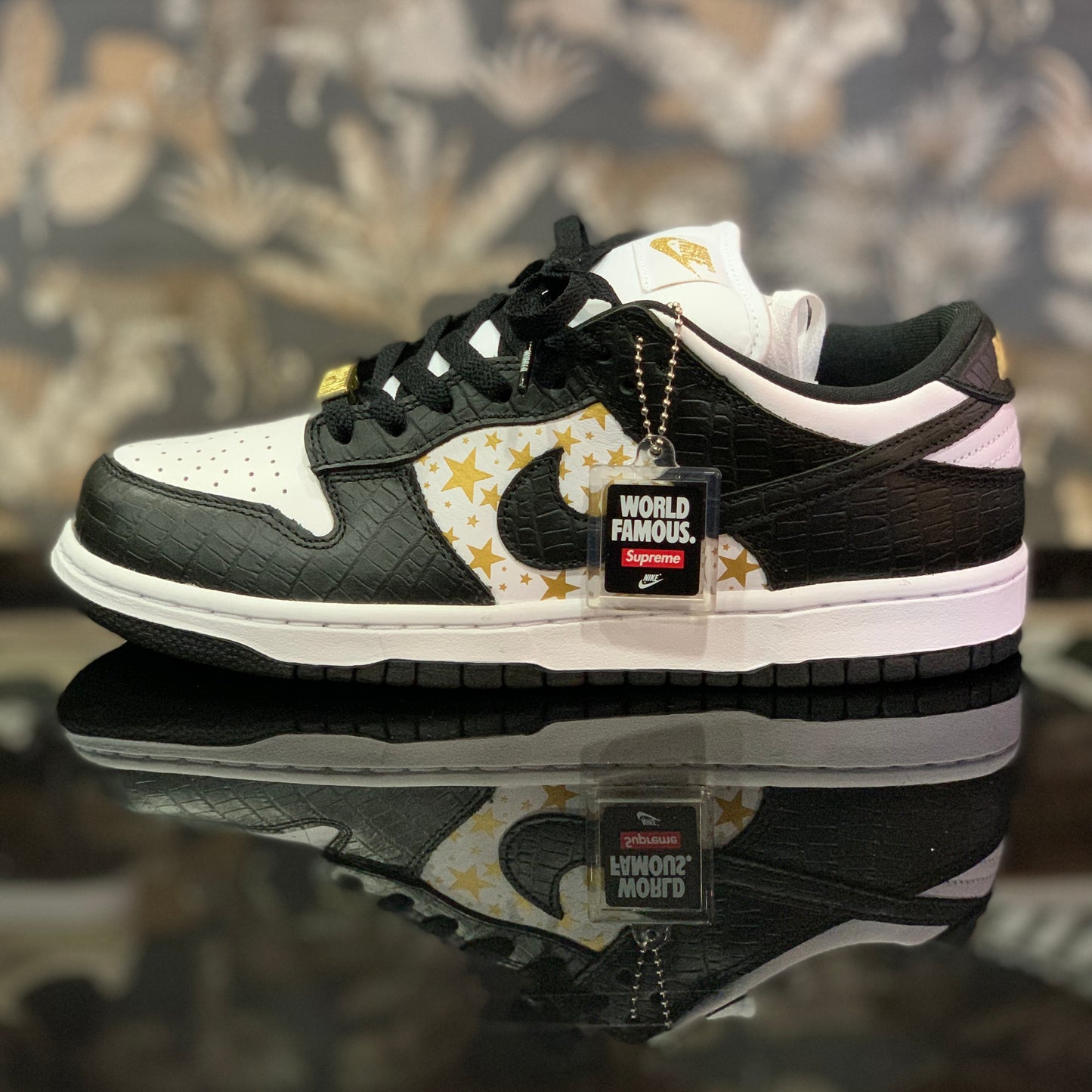 Nike Dunk Low SB Supreme Stars Black | Le Sneakers Nike - Jordan - Adidas più esclusive da Deda Roma (Monteverde)