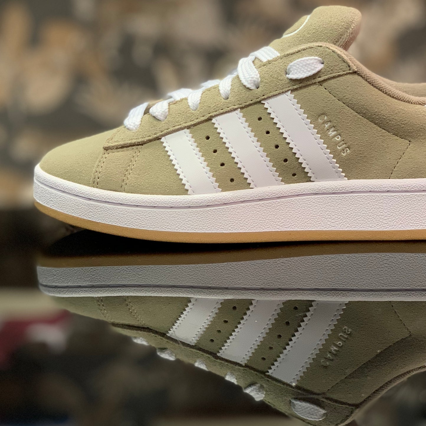 Adidas Campus 00s Blanch Cargo IH8313 - Stile Retro e Versatilità Moderna su Deda Roma