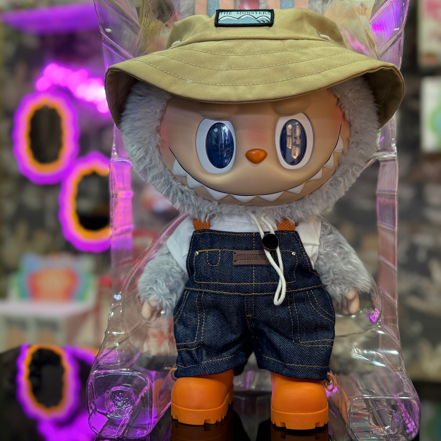 Labubu Fall in Wild Pop Mart disponibile in esclusiva da Deda Roma in Via di Monteverde 11G a Roma o online su dedaroma.com con spedizione express gratuita e sicura
