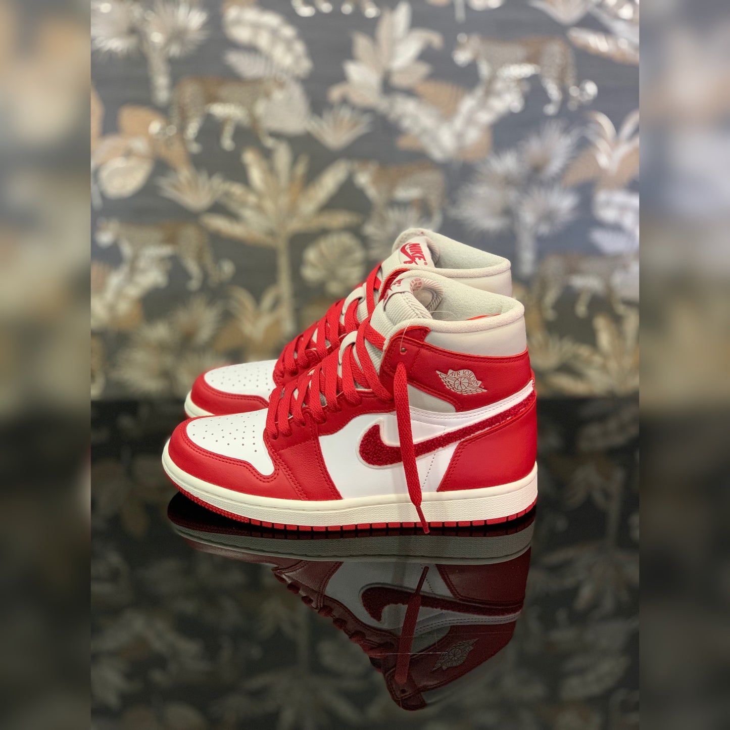 Jordan 1 High Varsity Red (W) | Le Iconiche Sneakers Jordan fa Donna su Deda Roma