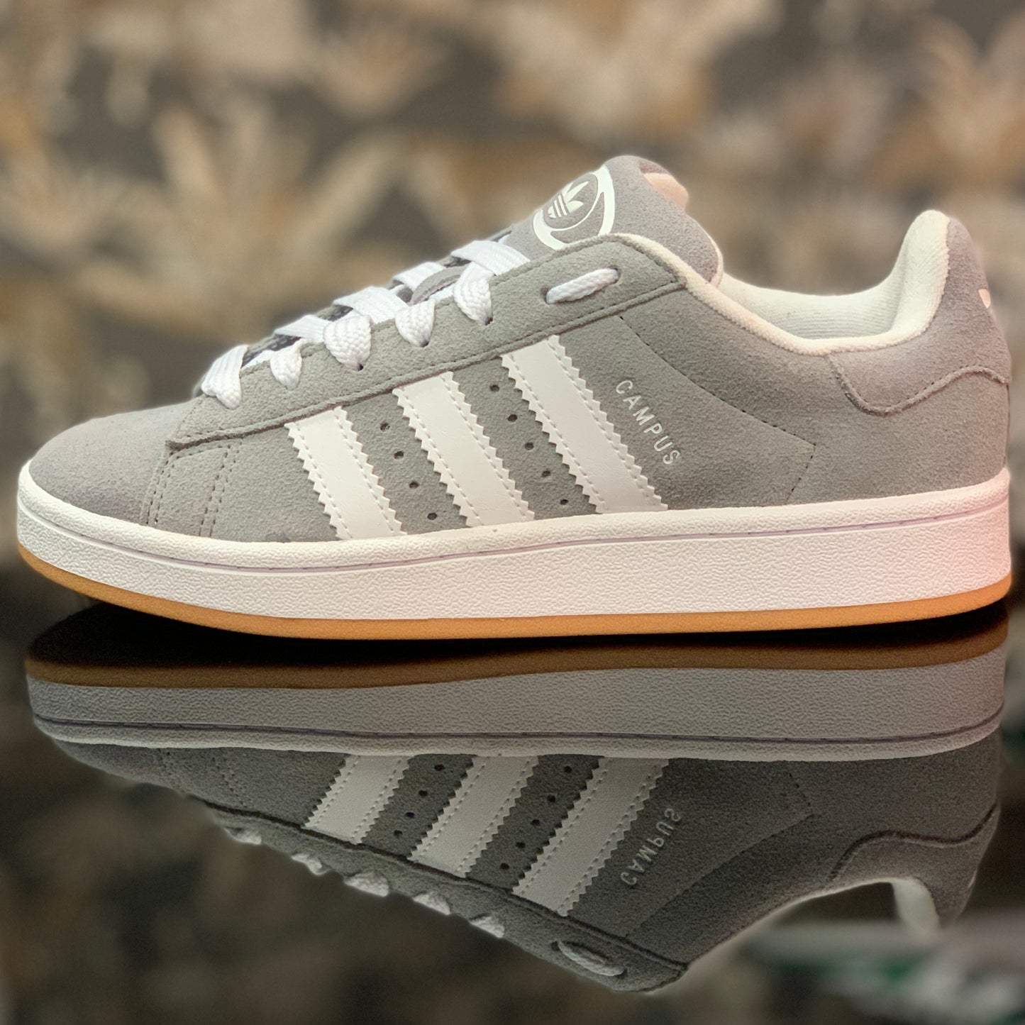 Adidas Campus 00s Grey HQ8707 - HQ6507 (Grigia) - Stile Retro e Versatilità Moderna su Deda Roma