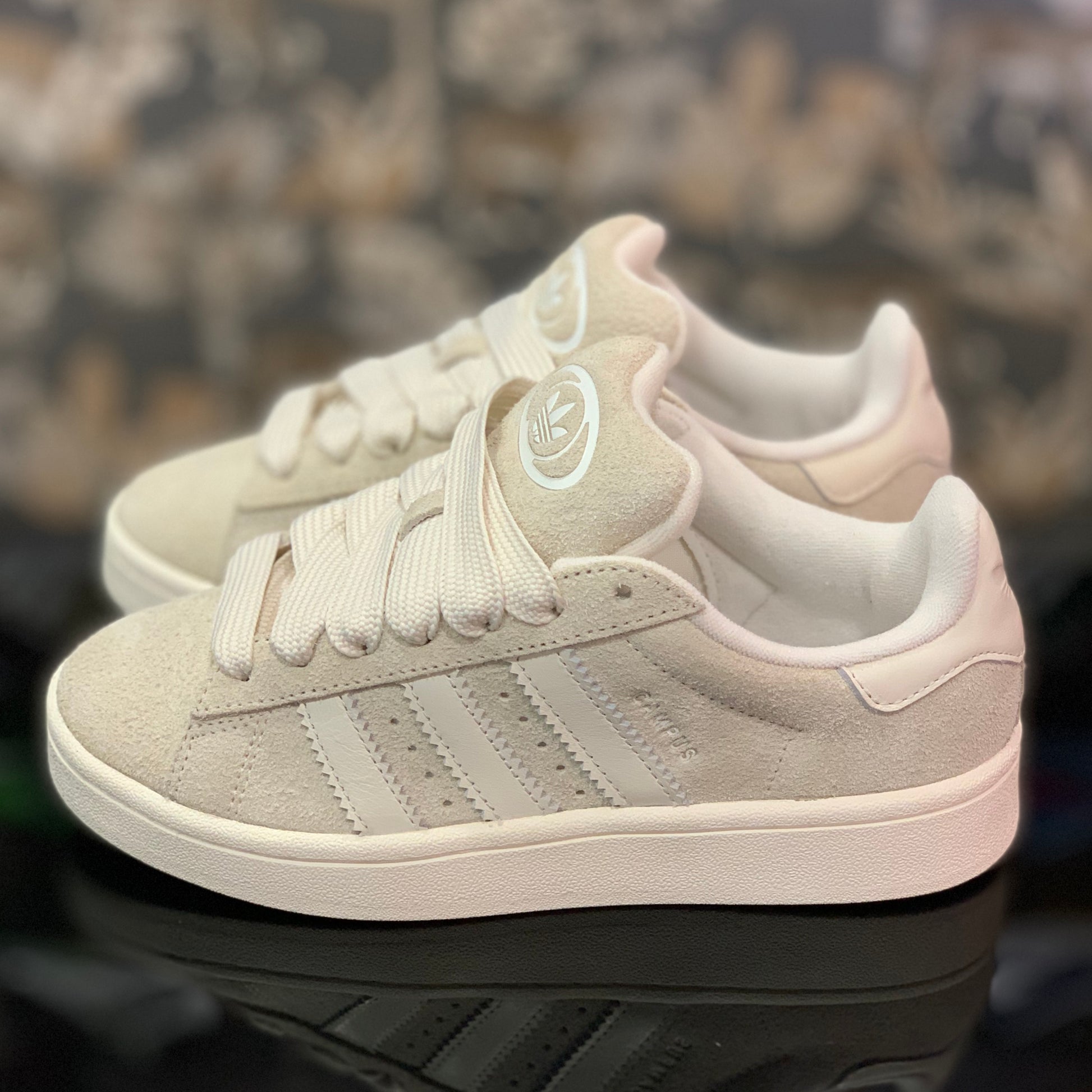 Adidas Campus 00s Beige Bianco IH0118 - Stile Retro e Versatilità Moderna su Deda Roma