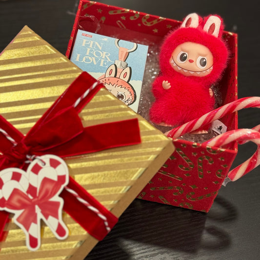 Pop Mart Labubu Pin For Love ORIGINALI CON POSSIBILITÀ DI SCELTA DELLA LETTERA + CONFEZIONE NATALE in esclusiva da Deda Roma