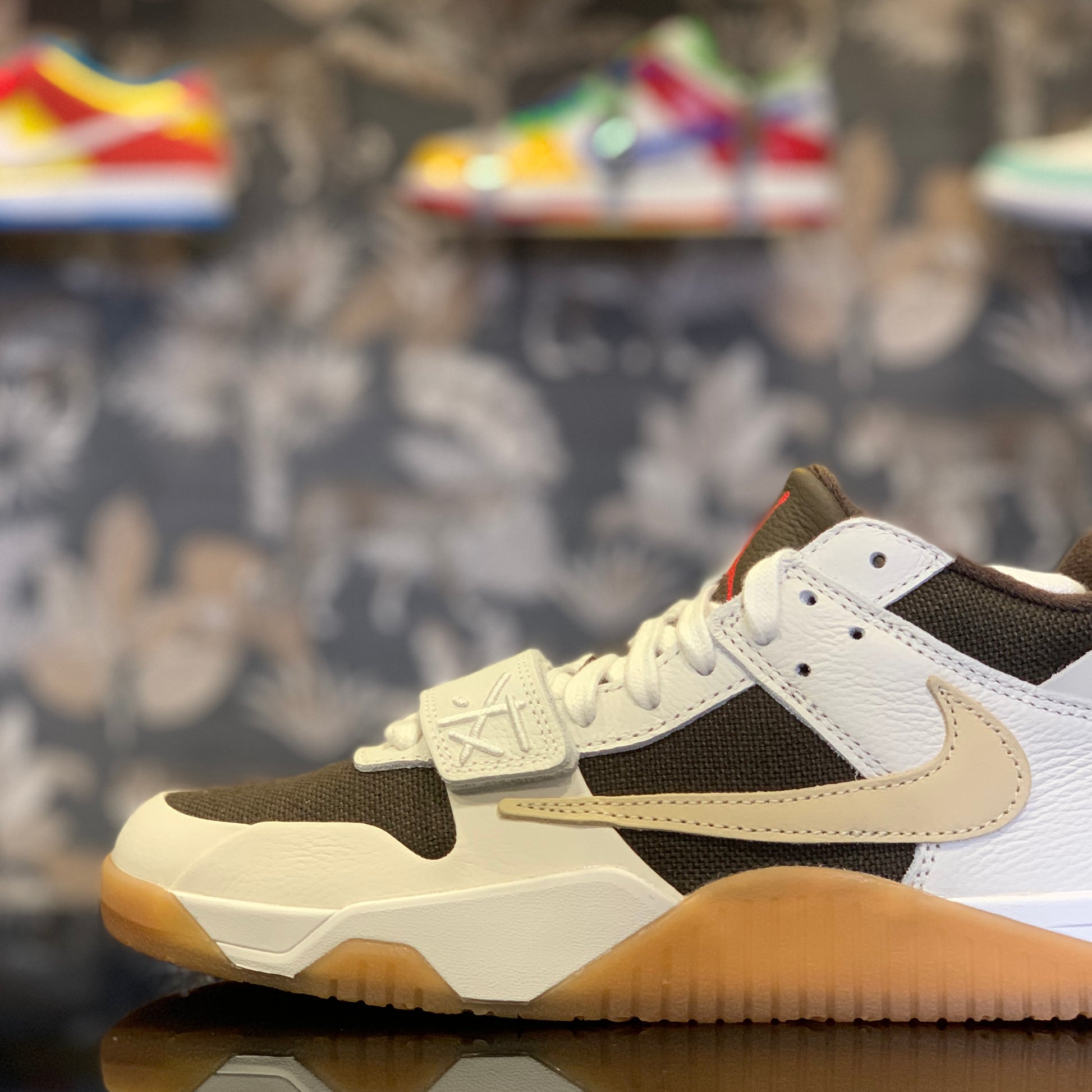 Air Jordan Jumpman Jack TR Travis Scott Sail Eleganza e Stile