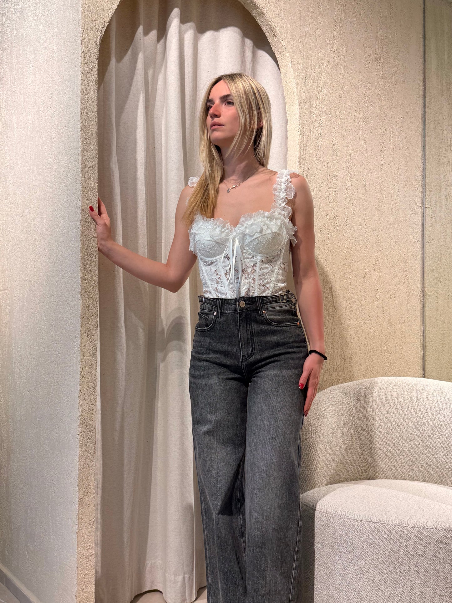 White Corset – Corpetto in pizzo bianco elegante | Deda Roma