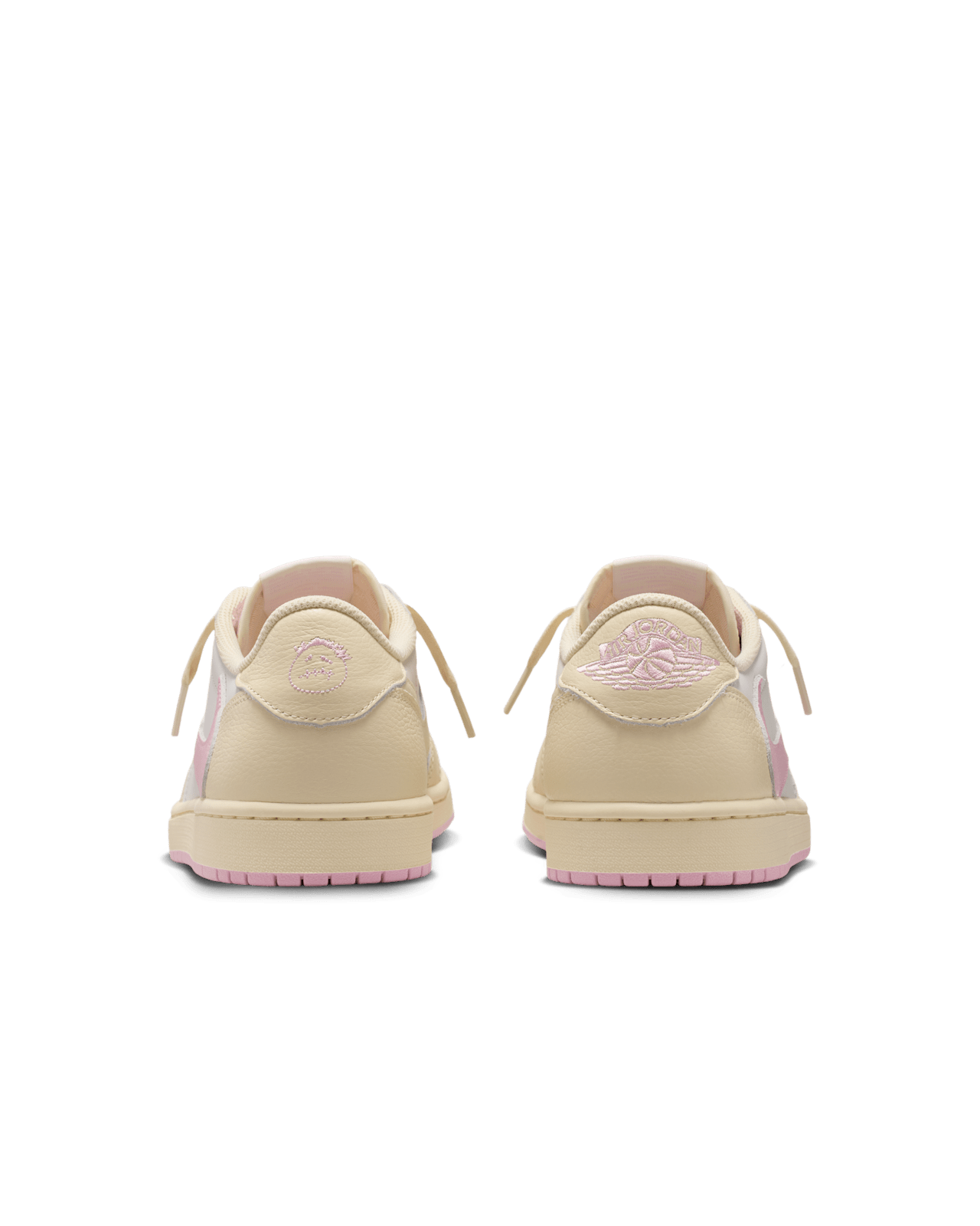 Acquista le Jordan 1 Low Retro OG SP Travis Scott Shy Pink in esclusiva da DEDA ROMA. Sneakers originali in edizione limitata, spedizione rapida e gratuita con possibilità di ritiro a Roma in negozio fisico in via di Monteverde 5d.