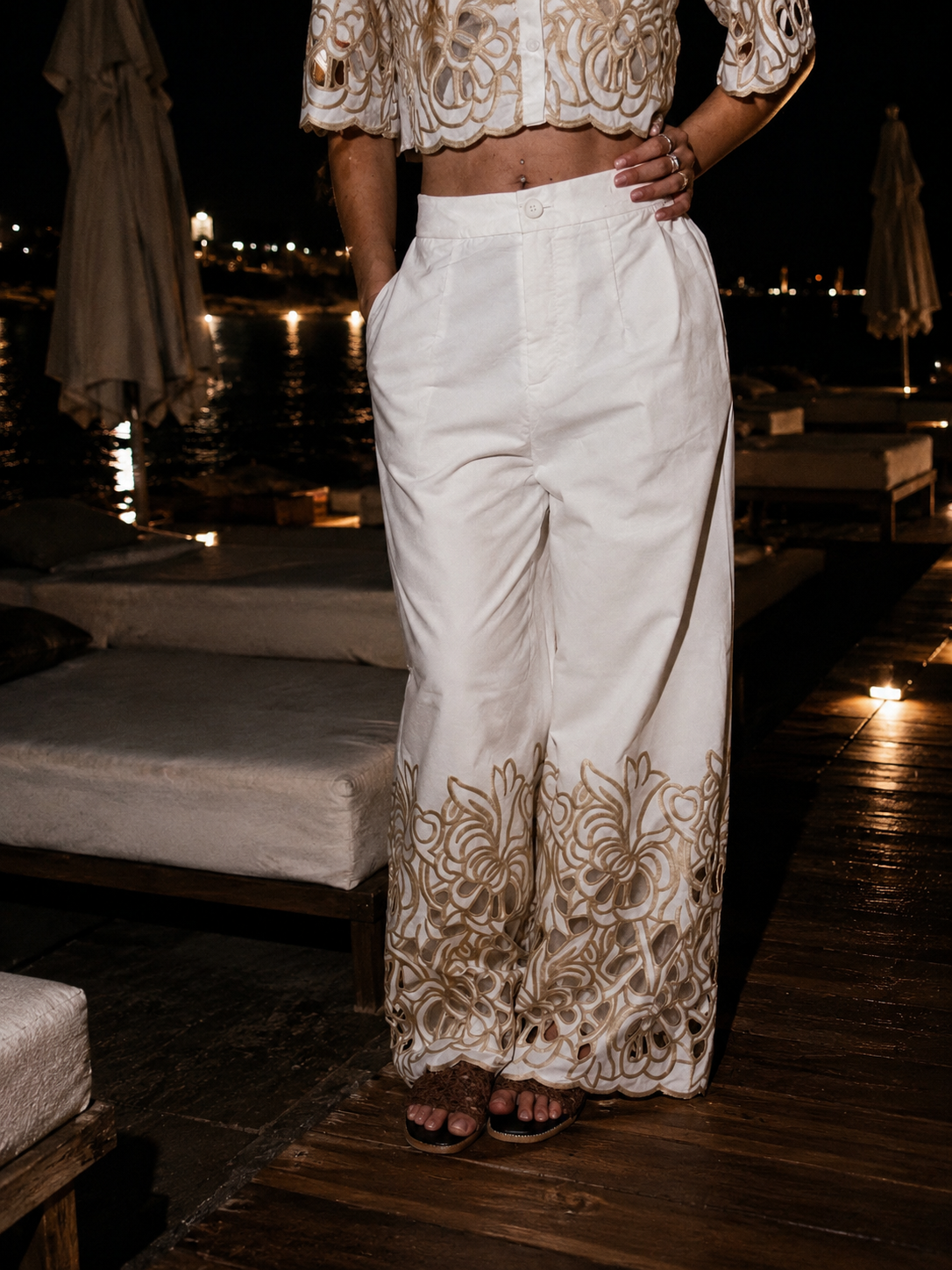 Savannah Set White – Coordinato bianco con ricami beige traforati | Deda Roma