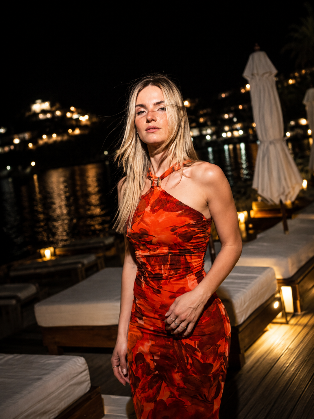 Valencia Sunset Dress – Abito midi floreale arancio con scollo halter | Deda Roma