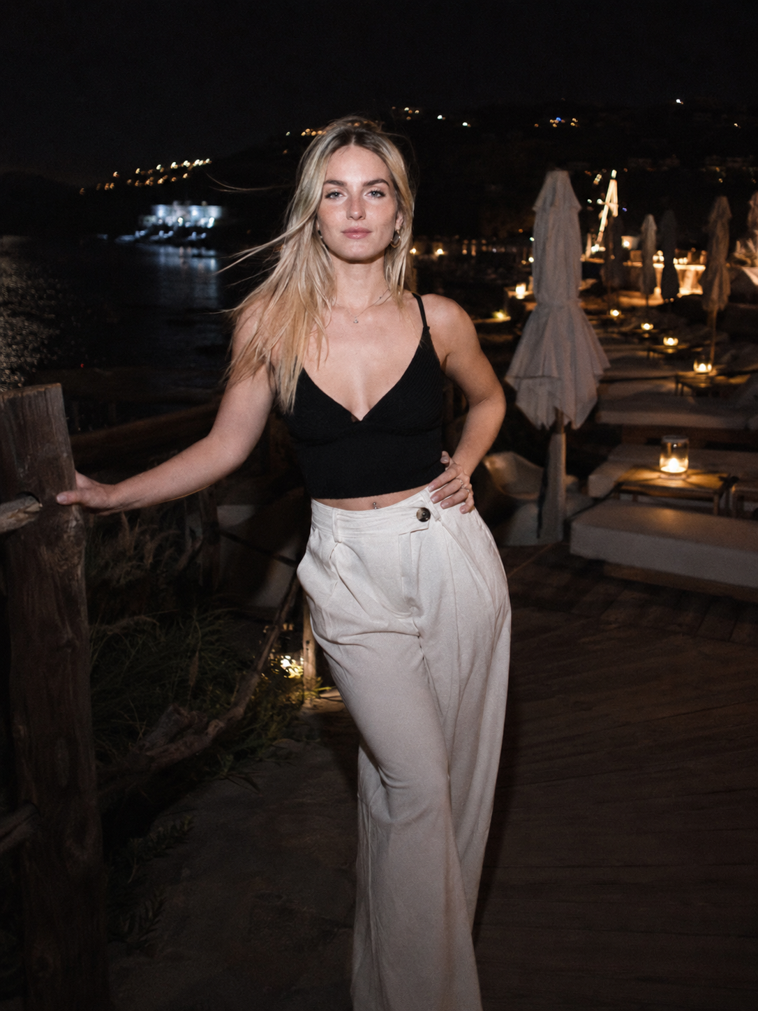 Milos Knit Top – Top crochet nero con spalline sottili | Deda Roma