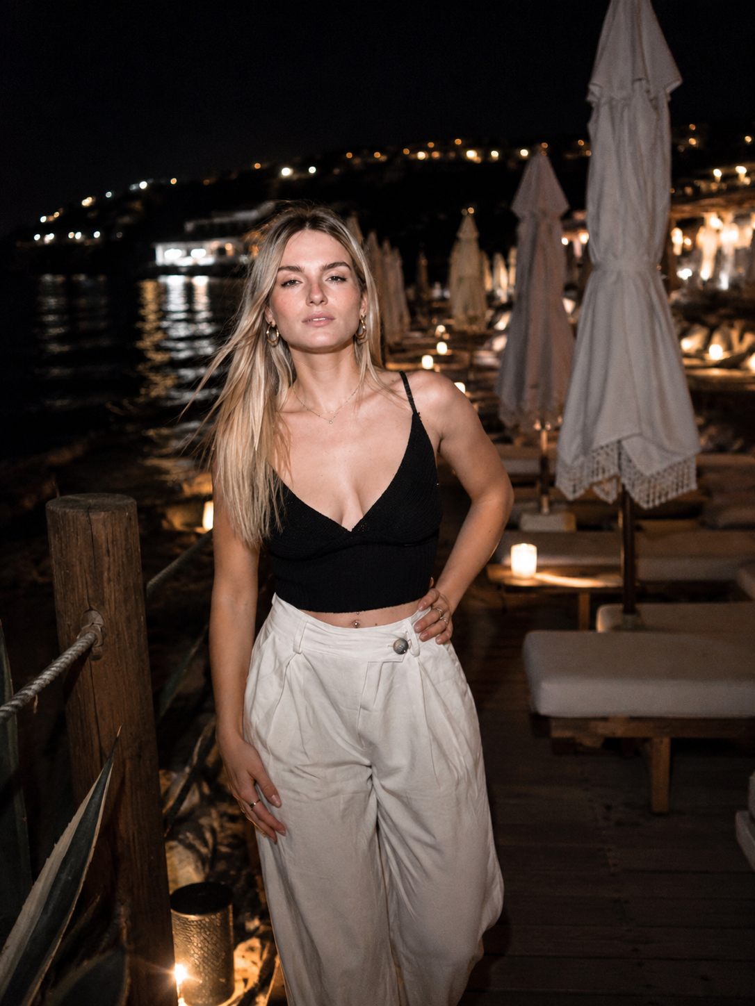 Milos Knit Top – Top crochet nero con spalline sottili | Deda Roma